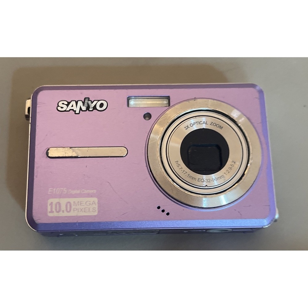 Sanyo VPC e1075 10.0MP Digital Camera No Power Cord